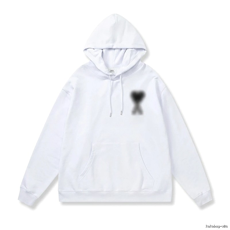 AMI's simple and stylish hoodie with a loving touch.