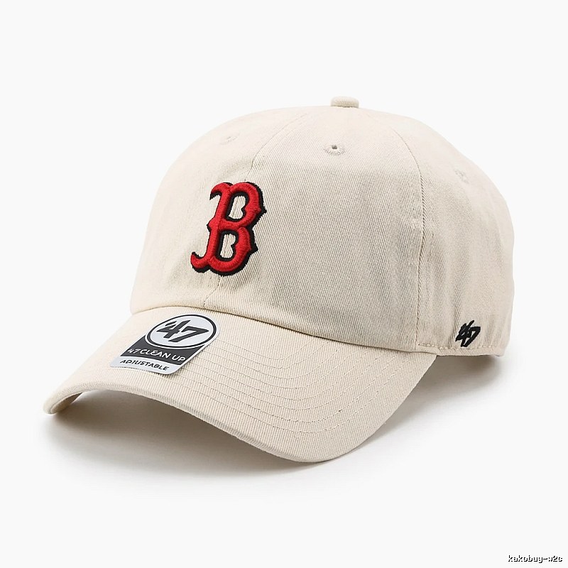 Beige baseball cap of the MLB Boston Red Sox