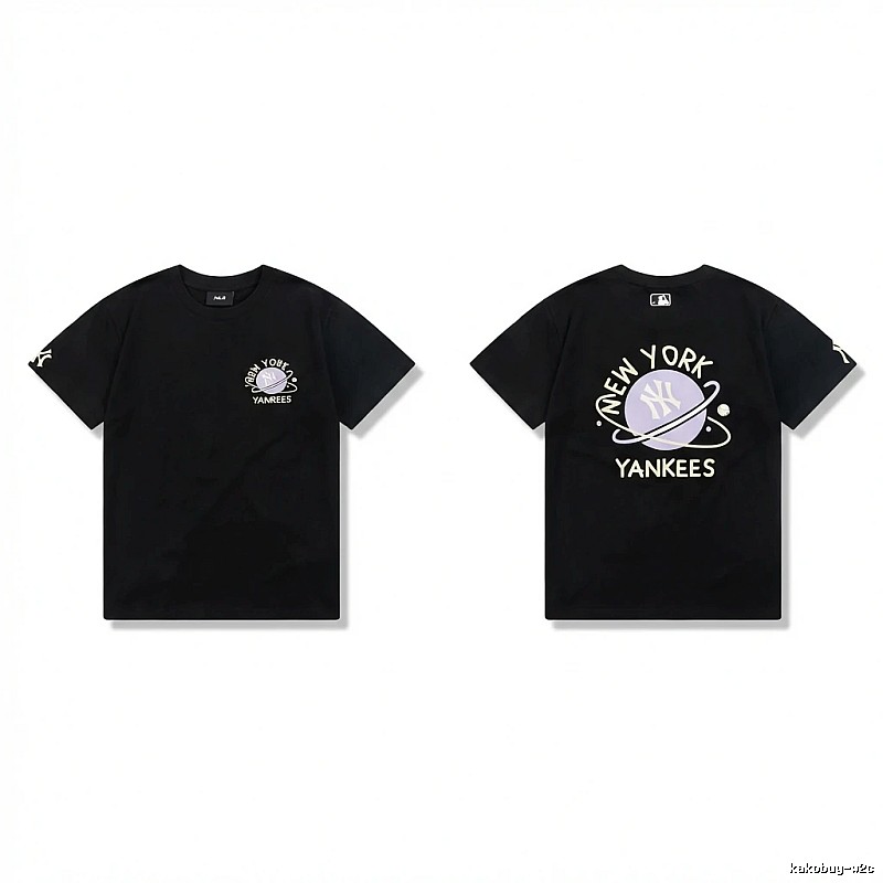 Black T-shirt of MLB New York Yankees