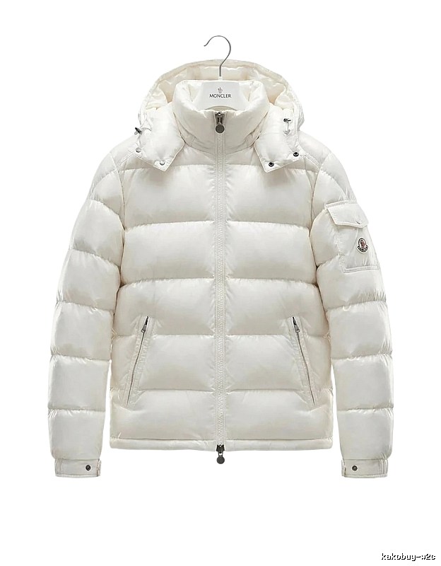 Moncler shiny and fashionable white down jacket