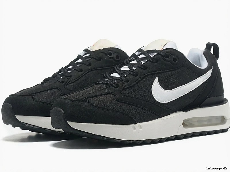 Nike Air retro-style black sports shoes