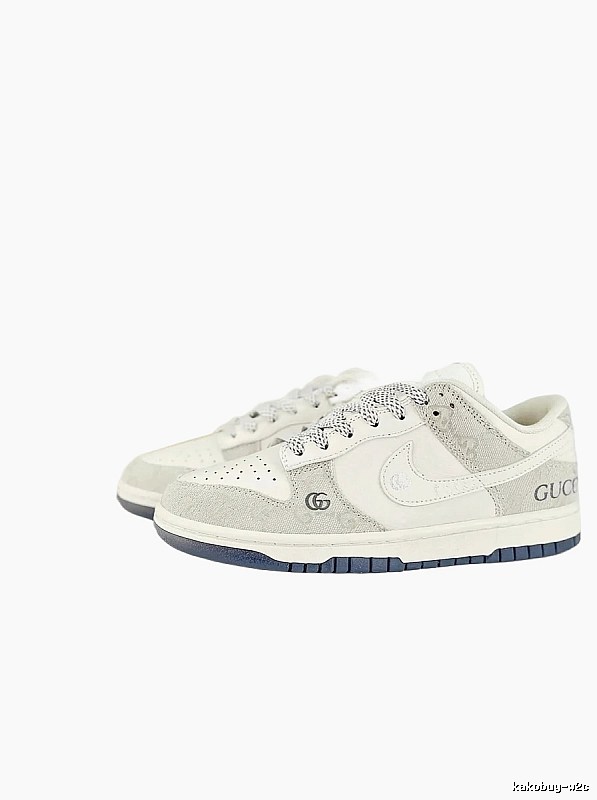 Nike Dunk Co-branded White and Grey Sports Shoes