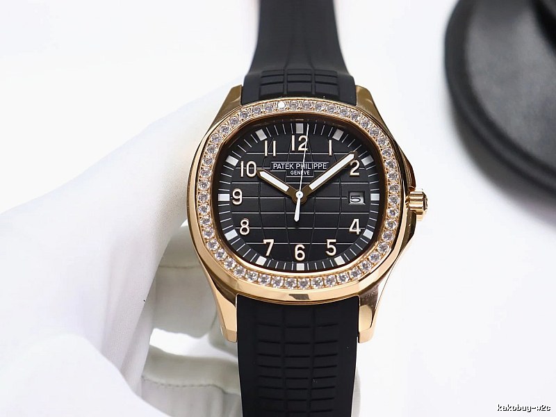 Patek Philippe Watch with Black Dial Rubber Strap Sports for Photo Ready Styling