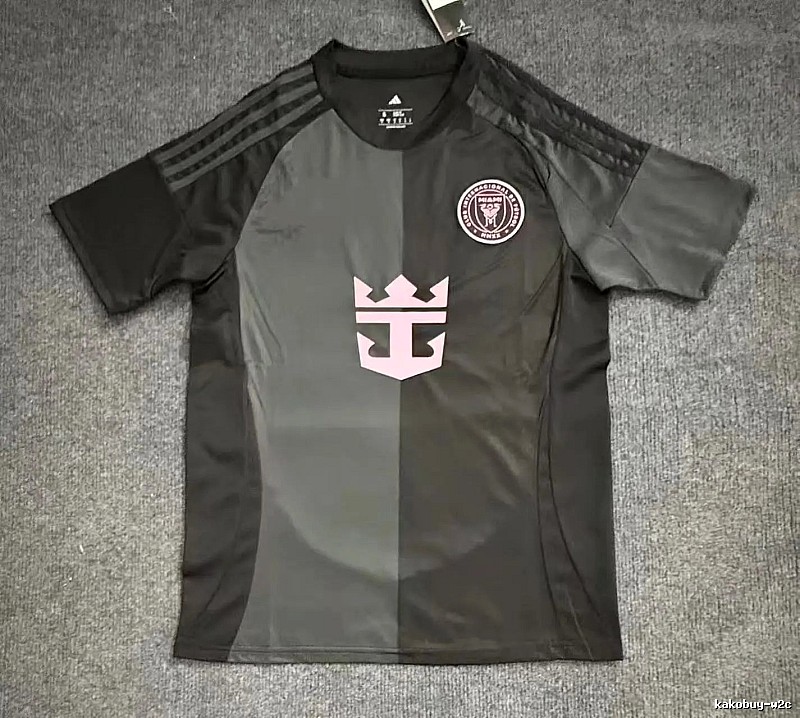 Real Madrid Resort Home soccer jersey White Football Gold for Travel Looks