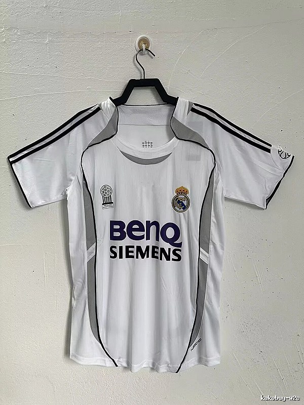 Real Madrid Streetwear Retro Teka soccer jersey White Retro Football with Logo Accent