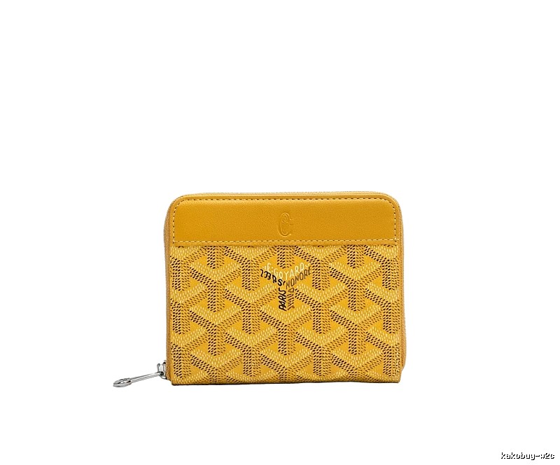 The classic yellow wallet of GOYARD